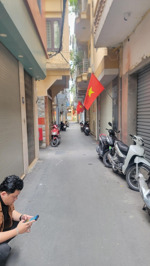 chính chủ nhờ bán nhà phân lô quân đội , phố hoàng văn thái , ô tô đỗ cửa dt 50m , 4 tầng , mt 5m