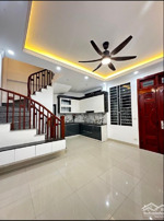 long biên còn duy nhất 1 căn 5 tầng- giá 5,xx tỷ (từ giờ đến trước tết âm). ô tô đỗ cổng