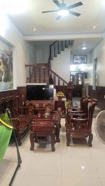 bán nhà đang ở xây dựng kiên cố, sân xe hơi, sân vườn 4 phòng ngủ rộng không gian sống lý tưởng