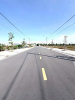 bán đất tđc tân hạnh giáp bên ngã tư bình trị dĩ an. dt: 90m2 (ngang 5m x 18m). giá chỉ 3,9 tỷ