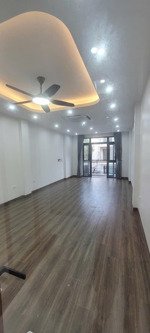 cho thuê nhà 50m2x3tầng, thang máy, 15tr, hà đông, 