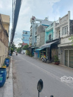 6 tỷ 200 thương lượng, nhà mặt tiền kinh doanh 5 tầng, diện tích : ngan 4 mét - dài 14 mét.