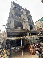 chỉ 10,3 tỷ có ngay nhà 5 tầng thang máy mới tinh lô góc ô tô tránh, cạnh trường hoàng hoa thám