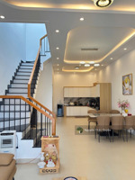 kẹt tiền - cần bán gấp nhà phố hiện đại mặt tiền nguyễn trãi - phường 2 - tp. bảo lộc