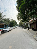 cho thuê nhà phố 1 tầng hầm 3 tầng nổi dtich 113m2 đối diện greenbay1 giá:50tr/tháng. lh 