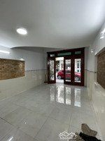 cho thuê mặt bằng mặt tiền hoa hồng p. 2 phú nhuận. giá 15tr/tháng