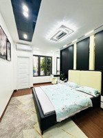 hàng hiếm mặt phố tôn đức thắng vỉa hè rộng,dòng tiền khủng,38m x6t, kd mọi mô hình giá chỉ 18,5tỷ