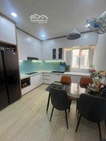 cho thuê căn hộ ngay giga mall, 2pn 1wc 55m2 full nội thất, 11.5triệu/tháng. lh 