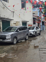 sát đại hoc công nghiệp - ql 32 - đô thị hinode -ngõ thông - kinh doanh - ô tô 7 chỗ đỗ cửa