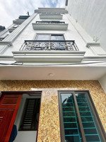 nhỉnh 5 tỷ, nhà mới đón tết bắc từ liêm, hà nội. dt 30m2, 5 tầng, 03 ngủ vs khép kín...