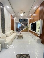 chủ gấp gáp bán căn kiệt 3m chủ cần xách vali vài là.ở mới hoàn toàn fun nội thất.