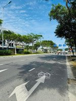 shophouse 4.5 tầng mặt tiền hoàng thị loan.
trục đường 42m kinh doanh đối diện khu f.