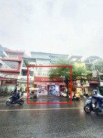 gấp!!! nhà chính chủ mặt tiền đường nguyễn gia trí d2 bình thạnh.