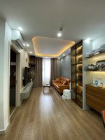 chính chủ cho thuê căn 2 pngủ tòa tropical ban công mát, full nội thất rất đẹp giá chỉ 12 triệu