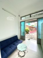 nguyên căn nhỏ 2 phòng, rộng rãi, thoáng mát, sẵn nội thất. ngay chợ gò vấp