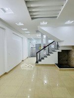 rẻ nhất kdt văn phú. sát siêu thị metro, sát trưởng cấp 2 hà đông mới,gần công viên 100ha hà đông.