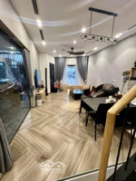 bán nhà lô góc - view hồ - đường thông ô tô vỉa hè rộng -98m2 - mt 9,1m - sđcc 