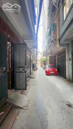 Cần cho thuê nhà riêng 381 Nguyễn Khang, Cầu Giấy 35m x 4T giá 11TR, Ô TÔ ĐỖ GẦN