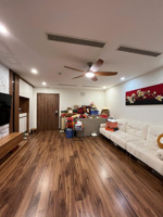 chủ nhà cần bán gấp căn hộ golden park 2n2w diện tích rộng sổ đỏ giá tốt