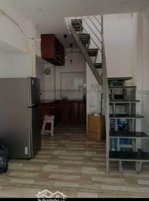 cách mặt tiền phạm văn đồng 1 căn , bình lợi trung, bình thạnh.
diện tích : 15 m2, 2 tầng,3x6m.