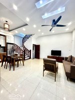 hiếm bồ đề long biên | nhà đẹp mặt tiền 6.7m | 40m2 | 5 tầng | chỉ nhỉnh 9 tỷ