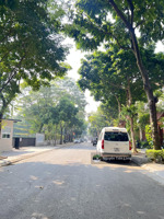 bán biệt thự đơn lập - trục chính - 300m2 x 4 tầng 1 hầm giá 120 tỷ - trục chính - ở yên tĩnh