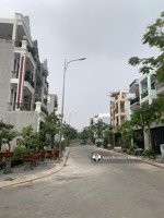 ngộp ngân hàng bán gấp nhà the seasons ngay lotte giá 6.6 tỷ. dt 5x20 1t 3l. sổ sẵn.lh 