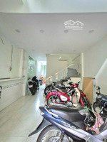 bán gấp nhà 50m2, lạc long quân, quận tân bình, ngang 4.3m, nở hậu lớn, đã hoàn công, sổ vuông vức