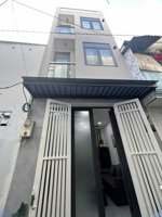 lên sóng căn nhà mới xây, 1 trệt, 2 lầu, st, sổ mới hoàn công. liên hệ anh út 