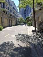 bán gấp nhà đất vàng trâu quỳ giá đầu tư 35 tỷ. gọi ngay 