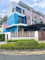 căn góc 3 tầng sổ sẳn view công viên