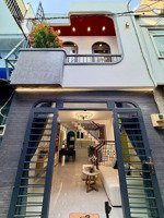 cô lan cần tiền trong tết bán gấp nhà vạn kiếp,p.1 b.thạnh. giá:2,95tỷ. 1t1l. dt:62m2. 2pn3wc. shr