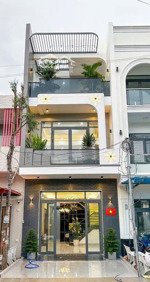 chính chủ cần bán gấp căn nhà mai xuân thưởng p11 bình thạnh dt 62m2 giá 2tỷ150 hxh sổ hồng riêng