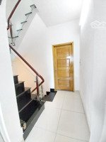 trung tâm tân bình gần mt trường sa 42m 4 tầng 5pn 4wc sổ nở hậu hẻm 3g thông giá 8.x tỷ