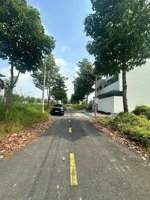 bán gấp đất, đường lê văn lương, ngang 6m cách cầu rạch dơi 1km, sổ hồng vay bank dễ, 