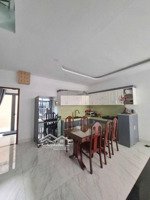 bán nhà cách mạng tháng tám 91m2 4 tầng - 14 tỷ - diện tích lớn hiếm q3 hẻm 5m ô tô thông