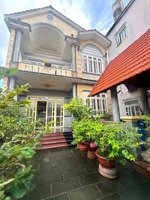 bán nhà riêng ngay phạm văn đồng linh tây- dt đất 207m2- 4pn 4wc- sân vườn đậu oto- giá 13,5 tỷ