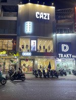 siêu phẩm showroom, f&b mặt tiền sư vạn hạnh q10 - ngang 8m cực khủng!