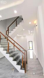 HÀNG HIẾM BÁN NHANH NHÀ MỚI XÂY 3 TẦNG – VỊ TRÍ VÀNG GẦN CHỢ HƯNG LONG – GIÁ ĐẦU TƯ TỐT!