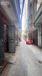 CC cần cho thuê nhà ngõ Nguyễn Khang, 30m2 x 4 tầng, 3 ngủ, 12 triệu