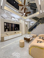 gần ngay chung cư lavita garden phường trường thọ giá 2tỷ25. dt 77m2. hoàn công đủ, shr