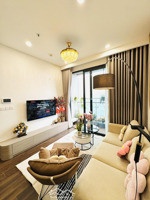 masteri west heights smart city - 1pn + full đồ cao cấp, gần chỗ để ô tô, chỉ xách vali vào ở luôn.