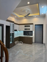 nhà mới coong 50m 4tầng thọ am,liên ninh ngõ rộng ở cực kì thoáng 6,8tỷ.