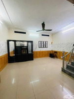 cho thuê nhà ngõ 278 trương định, 50mx3 tầng 9,5 triệu/th, 3 ngủ, full nội thất, ngõ to gần phố