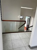 bán gấp nhà 3 tầng 2 mặt kiệt ô tô sau bến xe