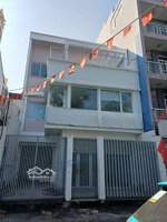 cho thuê nhà mặt tiền trần khánh dư, quận 1.dt 8 x 20m, trệt, 2 lầu