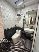 tân mai nhà 36m2 5 tầng xây kiên cố. đầy đủ công năng - vài bước ra phố lớn. giá nhỉnh 5 tỷ