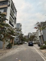 bán mảnh đất phân lô cạnh hồ công viên ngay phía sau đường 30m tại thanh am rất tiềm năng