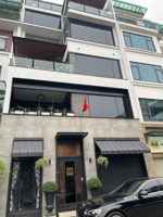 cho thuê nhà riêng tại giảng võ. dt : 77 m * 5 tầng, mt : 7 m, chia phòng , ngõ ô tô , 33 triệu/th