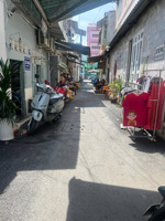 chính chủ bán nhà 600/8 quang trung p11 gv ( 1% e gửi ace )